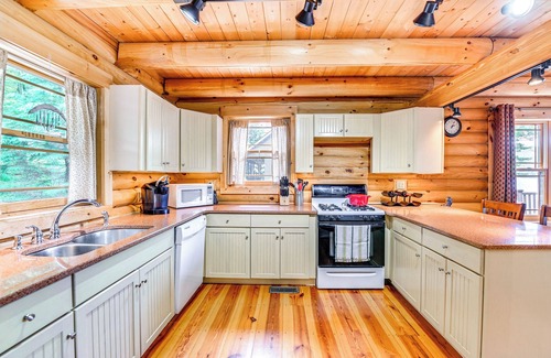 Corinth Casa | Lakefront Corinth Log Home: Private Dock, Fire Pit