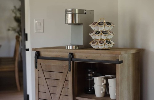 Auburn Casa | Lakefront Cottage at Lakewood