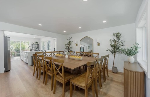 Auburn Casa | Lakefront Cottage at Lakewood