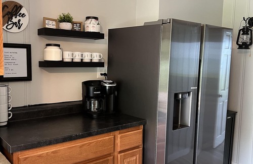 Geneva Casa | Lakefront Cottage BOOK 3 nights in 2025 get 4th free. Must msg for discount.