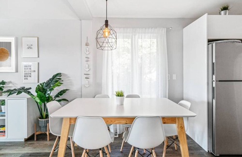 Port Weller Casa | Lakefront Cottage - Bright & Cozy w/ Stunning View