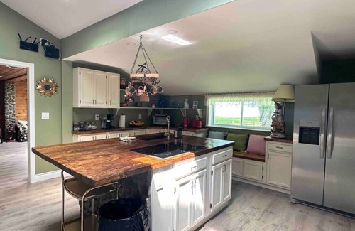 Waterport Cabaña | Lakefront Cottage for 6 in Upper State NY