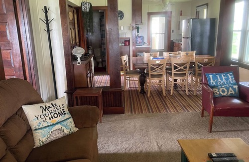 Dewittville Casa | Lakefront Cottage, Heated Pool, Dog friendly, Fully Equipped for Fun! A/C, Quiet