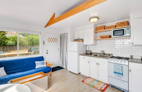 Montauk Apartamento | Lakefront Cottage in Montauk, Open-Concept Studio with Updated Kitchen and...