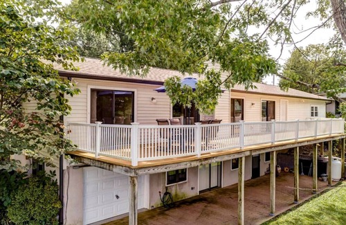 Piney Flats Casa | Lakefront Cottage near Bristol & Johnson City