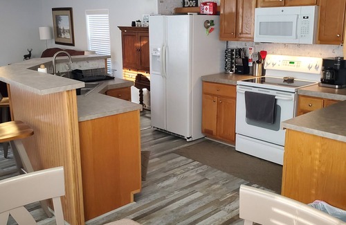 Hamblen County Cabaña | Lakefront Cottage on Cherokee Lake - with private dock Small Dog friendly