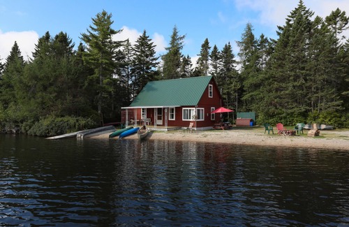 Franklin Cabaña | Lakefront Cottage en la playa