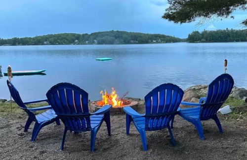 Orrington Cabina | Lakefront Cottage w/Private Dock+60 mins to Acadia National Park