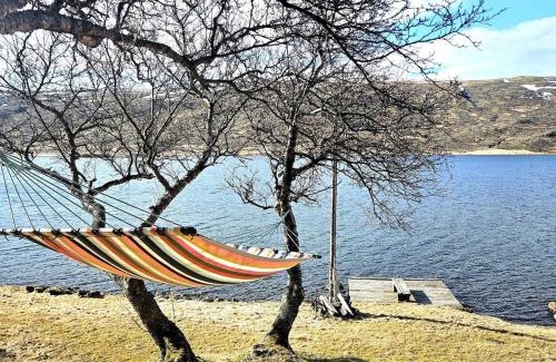 Skorradalshreppur Chalet De Esquí | Lakefront cottage with jacuzzi