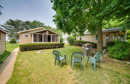 Monticello Casa | Lakefront Cottage with Deck Near Indiana Beach!