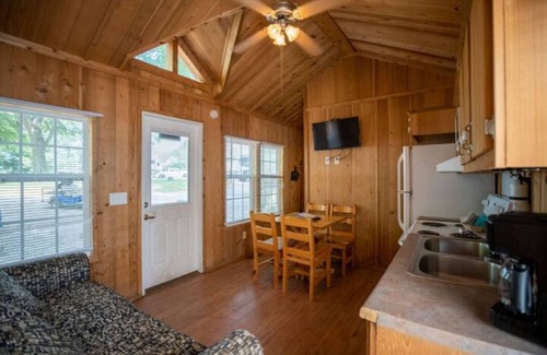 Cadiz Chalet De Esquí | Lakefront Cozy Chalet 2 - Bring the Dog