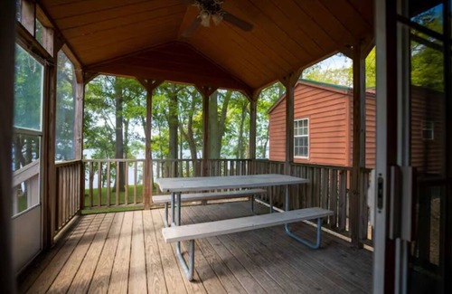 Cadiz Chalet De Esquí | Lakefront Cozy Chalet 2 - Bring the Dog