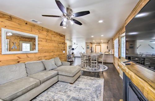 Lone Star Casa | Lakefront Daingerfield Retreat with Shared Dock!