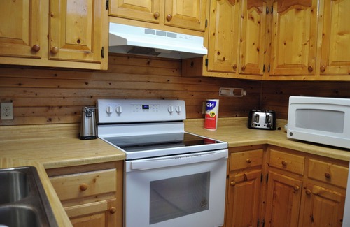 Byrdstown Cabina | Lakefront Dale Hollow view #15 Beautiful 5 Bed Chalet w/Hot Tub