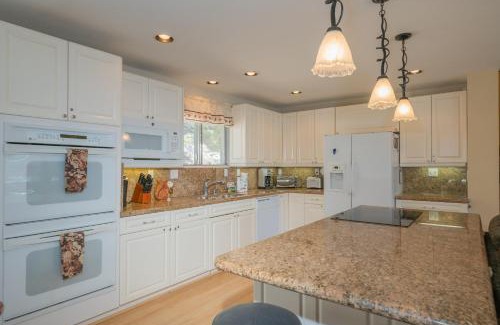 Fawnskin Casa | Lakefront Deep Water - Water and Wilderness Views from every Room!