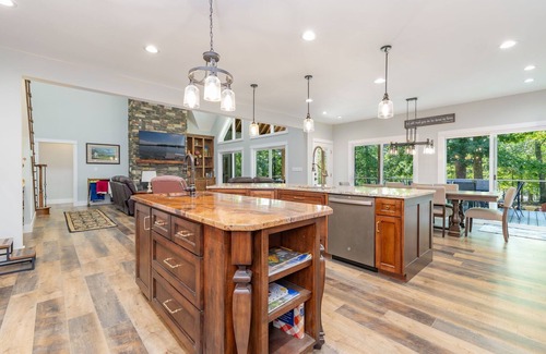 Littleton Casa | Lakefront: Dock, Firepit, Kayaks, Grill, Sleeps 13