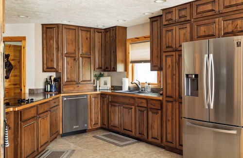 Kalkaska Cabina | Lakefront + Dog-friendly + Sunset View + ORV Trail