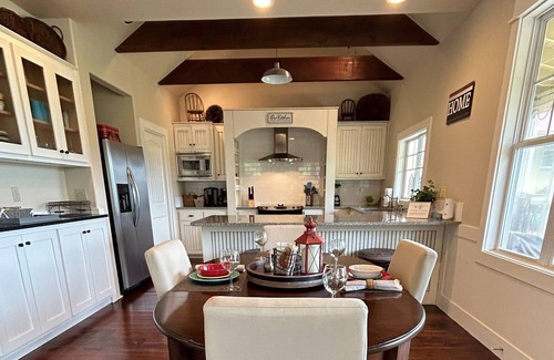 Eucha Cabaña | Lakefront Dripping Springs Cottage - Fully Stocked