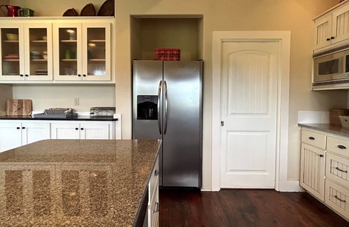 Eucha Cabaña | Lakefront Dripping Springs Cottage - Fully Stocked