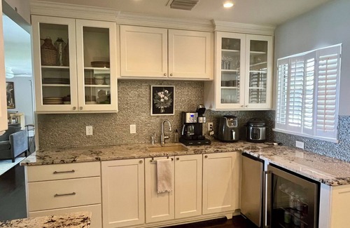 Edgewood Casa | Lakefront Estate, Central Location, Boat ramp and more