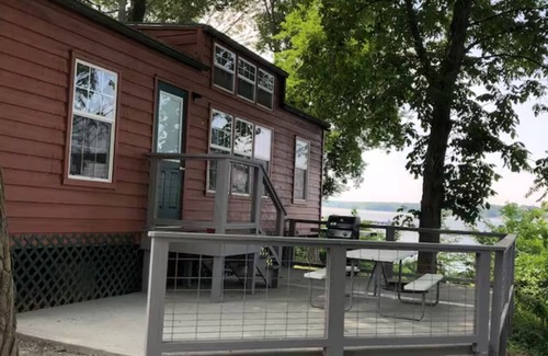 Cadiz Cabaña | Lakefront family Fort 78 - Dog Friendly