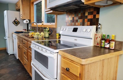 Findley Lake Casa | Lakefront Four Seasons Home with Splendid Views ~~ Hike ~ Golf ~ Make Memories ~