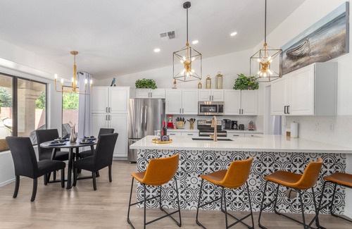 Ocotillo Casa | LAKEFRONT!FREE HEATED POOL,SPA. BOAT, KAYAK. EV charger. Ocotillo Chandler.