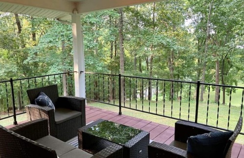 Kuttawa Casa | Lakefront getaway- Fall booking fast