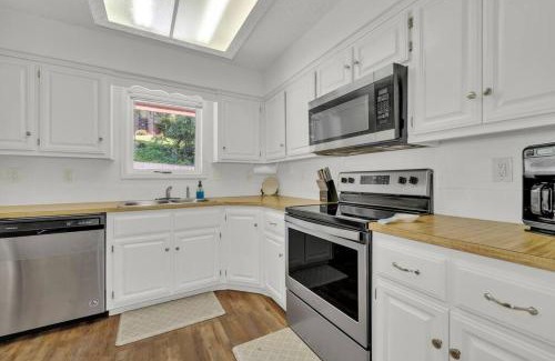 Bella Vista Casa | Lakefront Getaway