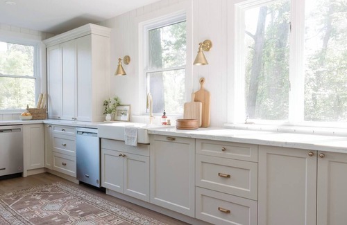 Fort Erie Casa | Lakefront Getaway w/ Private Nordic Spa + Hot tub