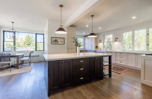 Fort Erie Casa | Lakefront Getaway w/ Private Nordic Spa + Hot tub