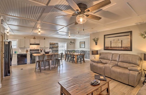 Greers Ferry Cabina | ¡NUEVO! Lakefront Greers Ferry Cabin w / Boat Slip!