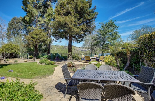 Pismo Beach Cabaña | Lakefront Grover Beach Home ~ Walk to Ocean!