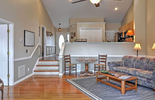 Hiawassee Casa | Waterfront 2BR Hiawassee Home w / Hot Tub!