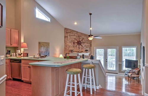 Hiawassee Casa | Waterfront 2BR Hiawassee Home w / Hot Tub!