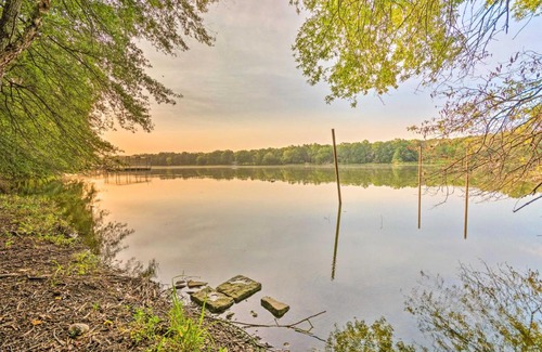 Scranton Casa | Lakefront Hideaway in Scranton Spacious Deck