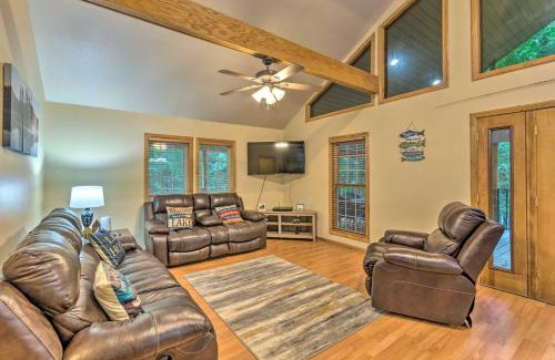 Scranton Casa | Lakefront Hideaway in Scranton Spacious Deck