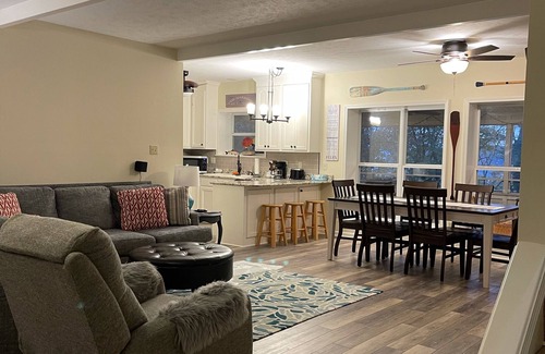 Higden Casa | Lakefront Hideaway on Greers Ferry Lake near Narrows bridge! Higden AR