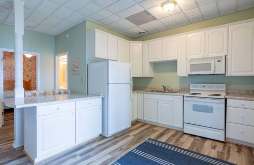 New London Casa | Lakefront Home- 7 bedroom 4.5 bath- Sleeps 16 + Game Room, PS-4 - Badin Lake, NC