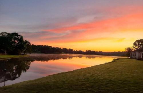 Evans Casa | Lakefront Home for Families and Groups - Pool, Paddle, Deck, BBQ, Fishing, Movie Room