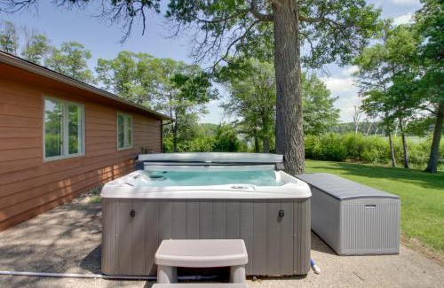 Brainerd Casa | Lakefront Home on 17 Acres 9 Mi to Dtwn Brainerd!