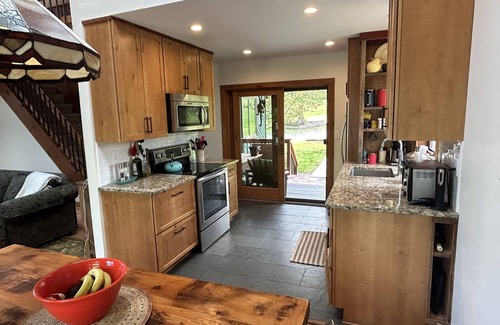 Highland Lake Casa | Lakefront home on five acres