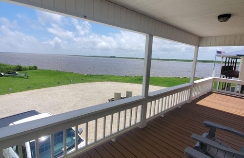 Lake Charles Casa | Lakefront Home "The Red Crab"