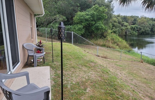 Eustis Casa | Lakefront Home