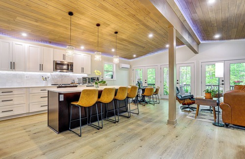 Gainesville Casa | Lakefront Home w/ Private Dock in Gainesville!