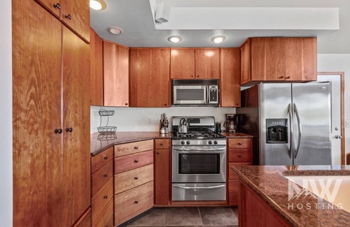 Coeur d'Alene Casa | Lakefront Home w/ Private Dock—Fire Table, Fireplace, Stunning Views, Kayaks & Near Gozzer!