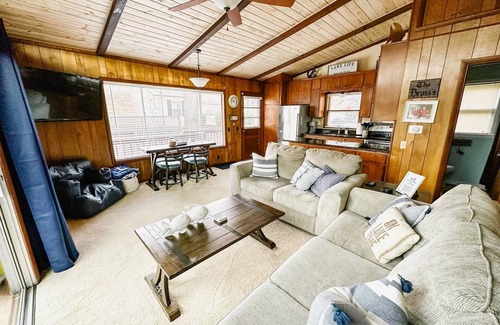 Gravois Mills Casa | Lakefront Home with Private Dock and Slip