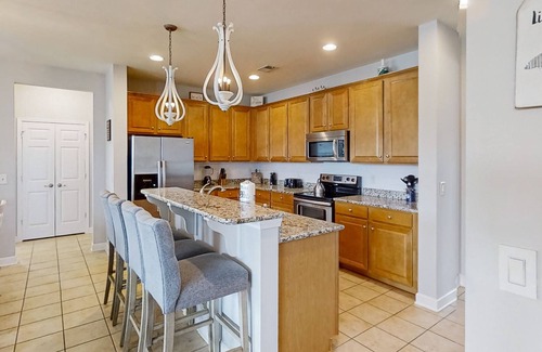 Forestbrook Casa | Lakefront home with enclosed yard, W/D, central AC & pool