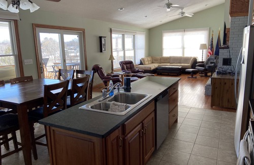 Cloverdale Casa | Lakefront Home with a spectacular view