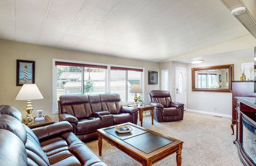 Davenport Casa | Lakefront Home with Incredible Water Views